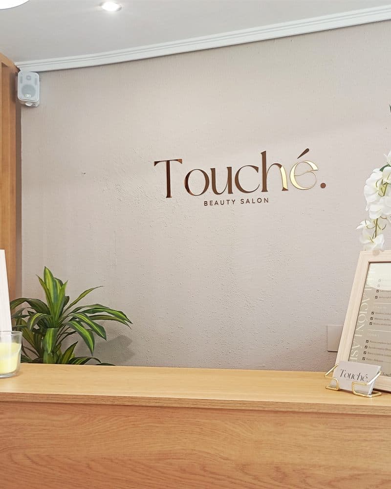 Recepción del salón de estética Touché en Maceda